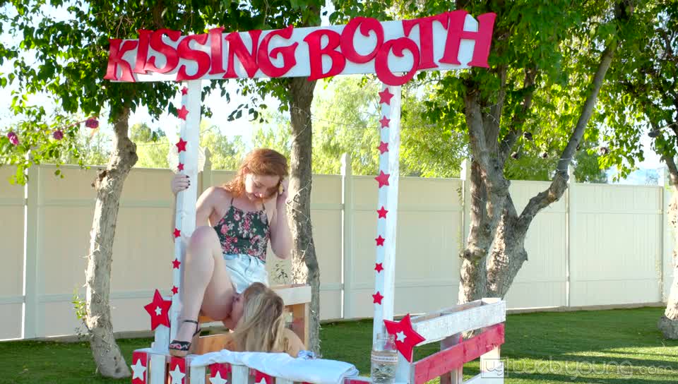 Webyoung Update - Caught At The Kissing Booth Scène 1